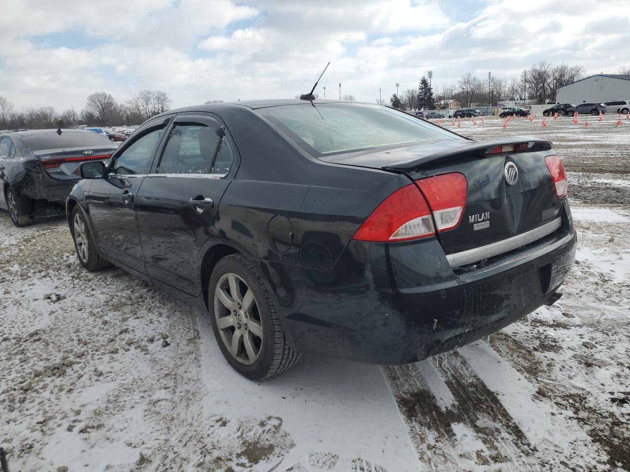 2010 Mercury Milan - Image 2