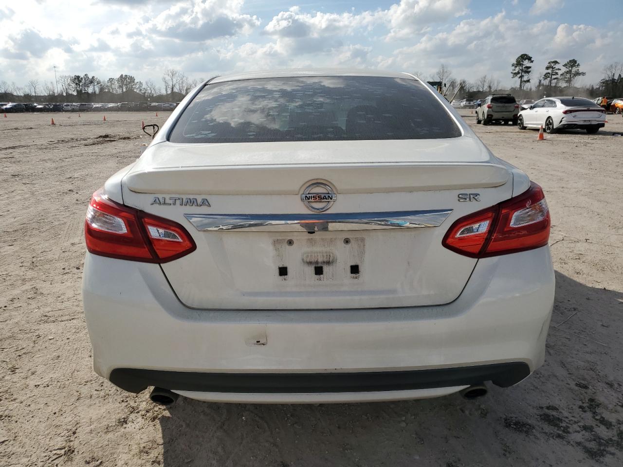 2016 Nissan Altima - Image 6