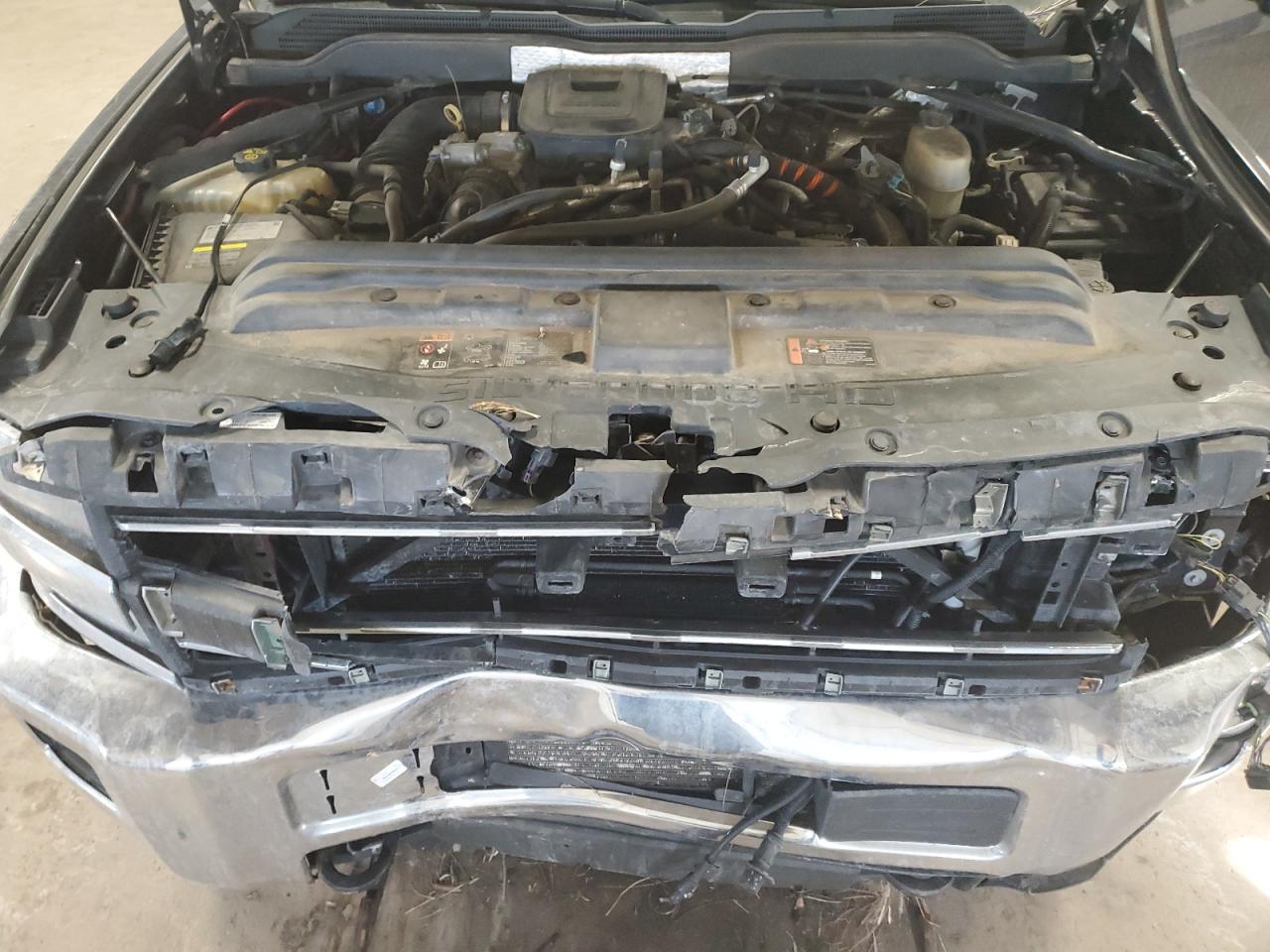 2015 Chevrolet Silverado - Image 11