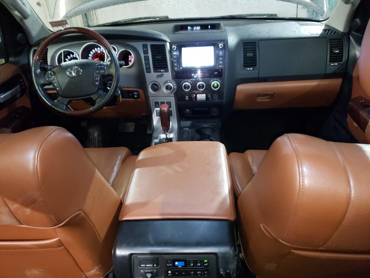 2013 Toyota Sequoia - Image 8