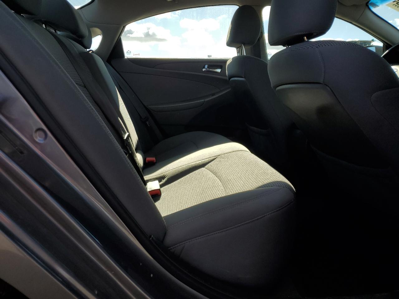 2012 Hyundai Sonata - Image 10