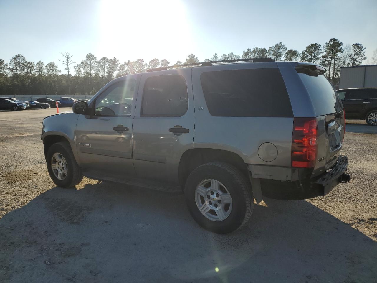2007 Chevrolet Tahoe - Image 2
