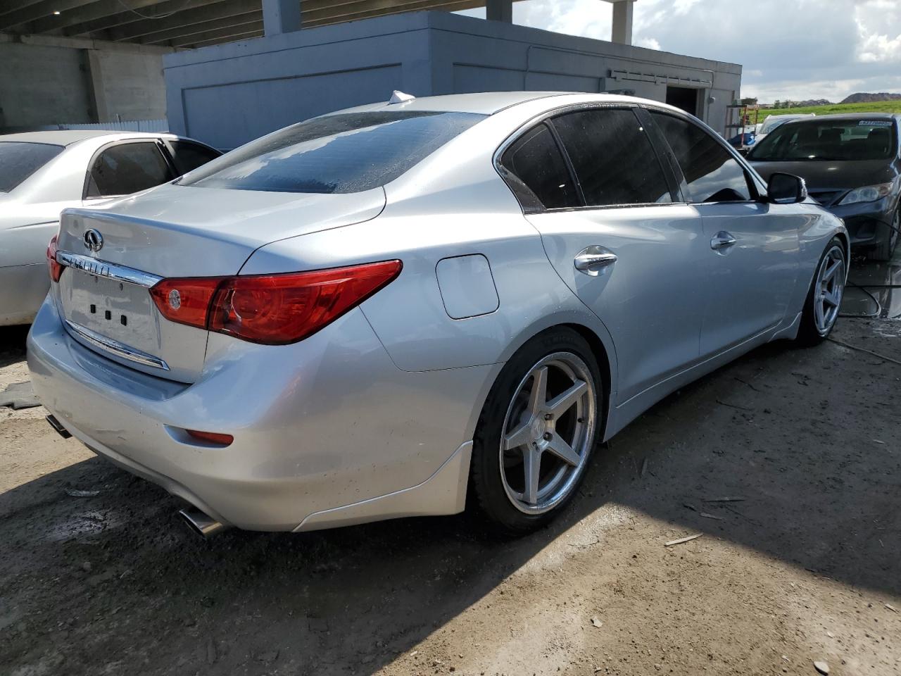 2017 Infiniti Q50 - Image 3