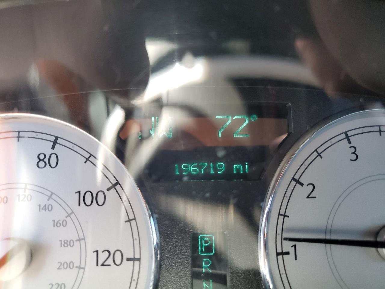 2005 Chrysler 300 - Image 9