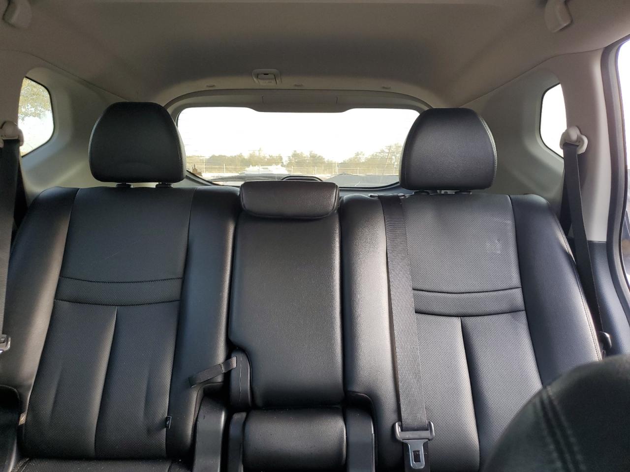 2016 Nissan Rogue - Image 10