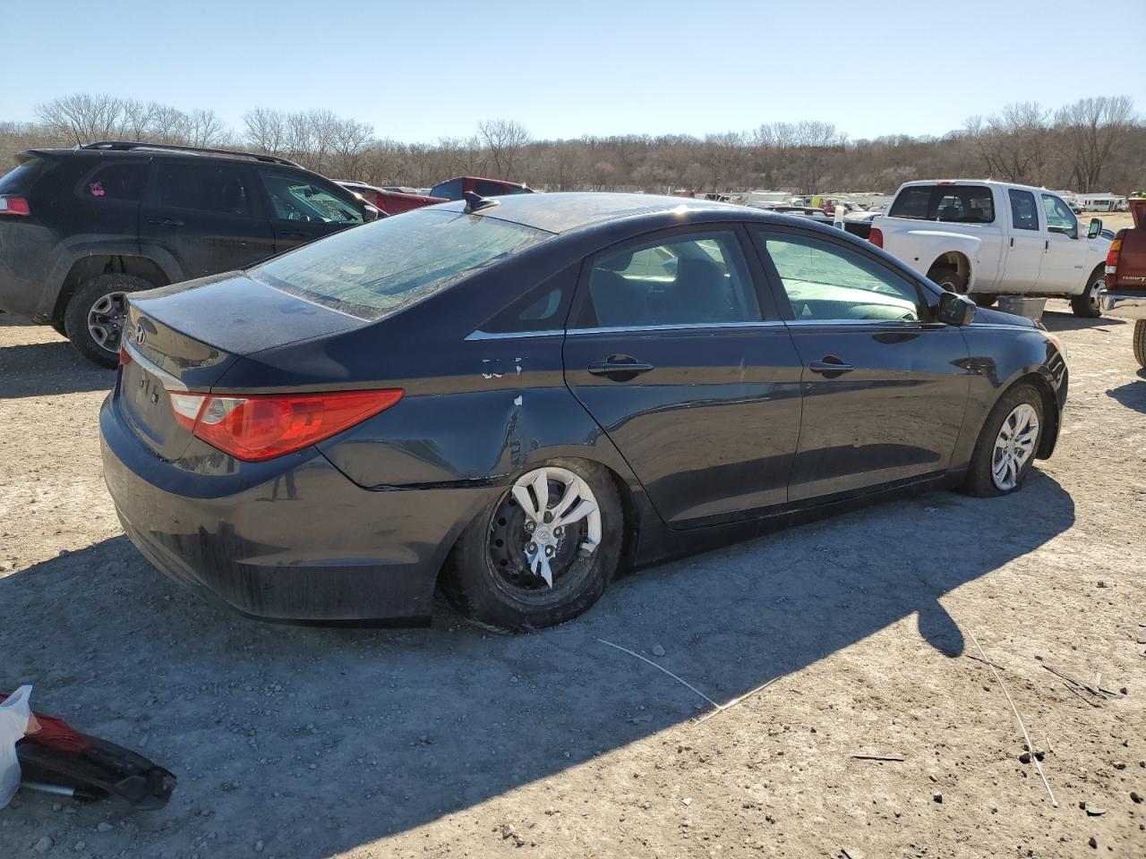 2011 Hyundai Sonata - Image 3