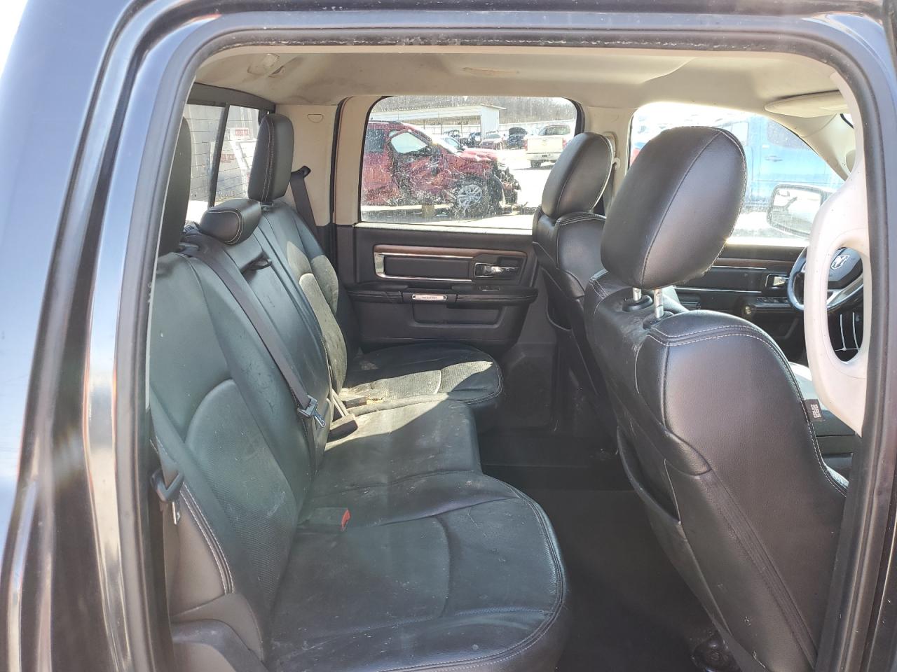 2015 RAM 1500 - Image 10
