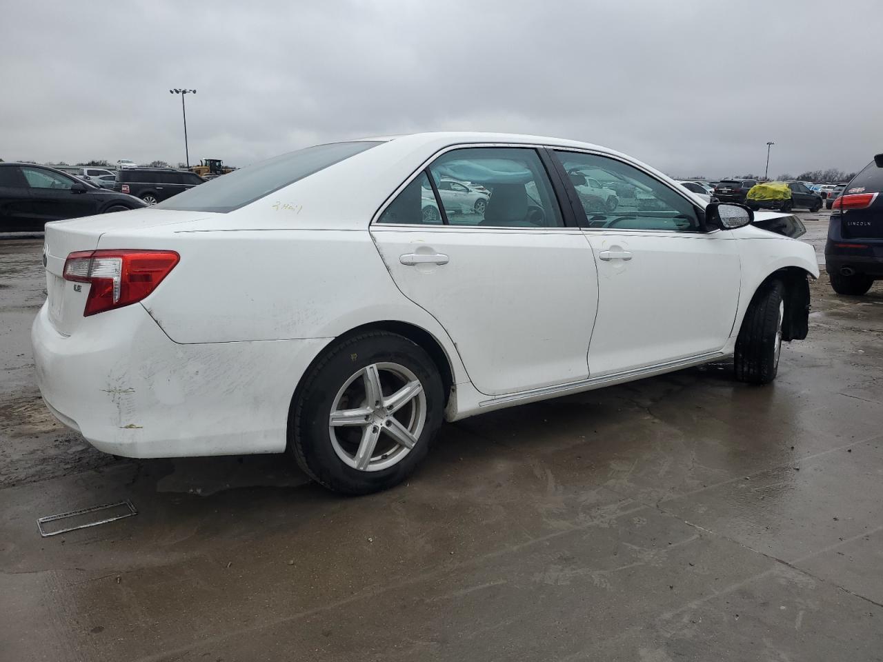 2014 Toyota Camry - Image 3