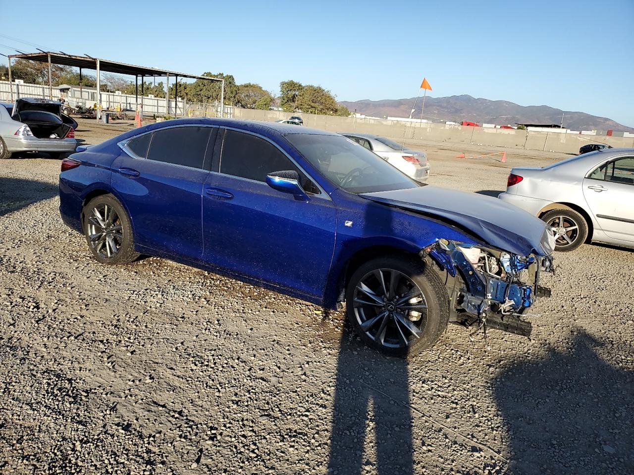 2019 Lexus ES - Image 4