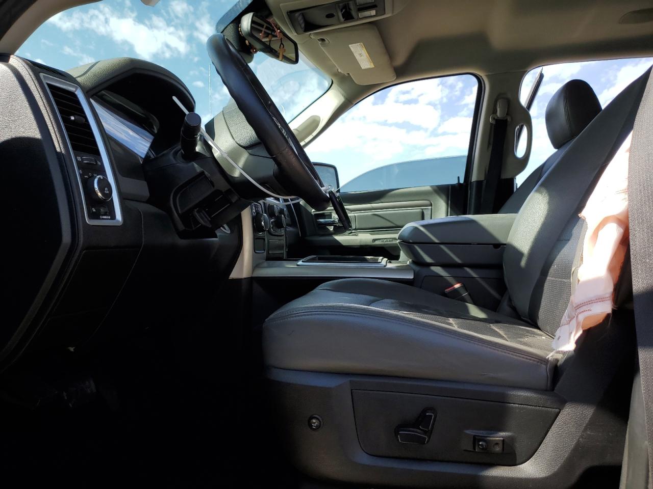 2014 RAM 1500 - Image 7