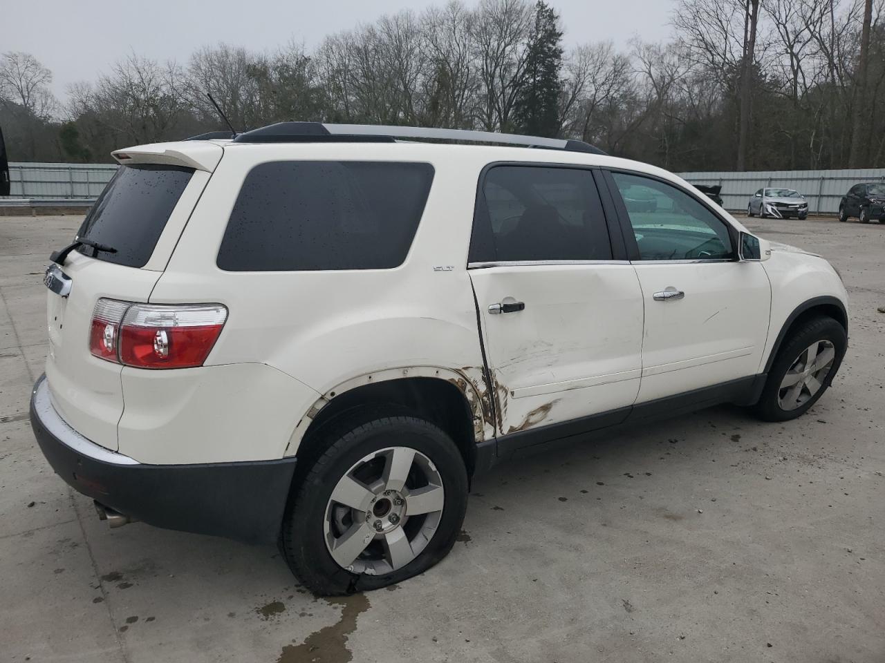 2011 GMC Acadia - Image 3