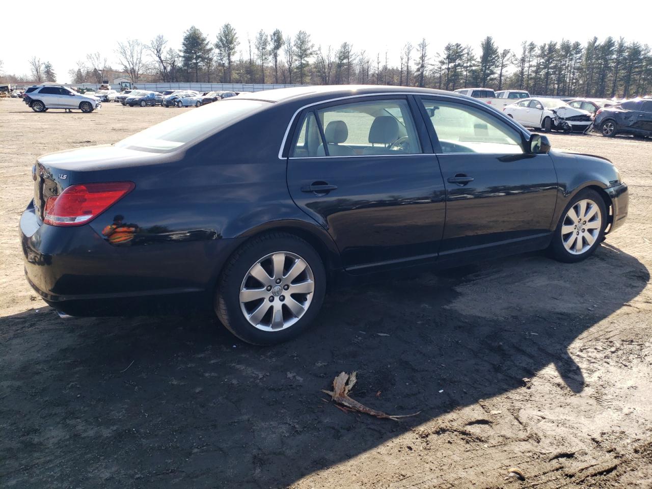 2007 Toyota Avalon - Image 3