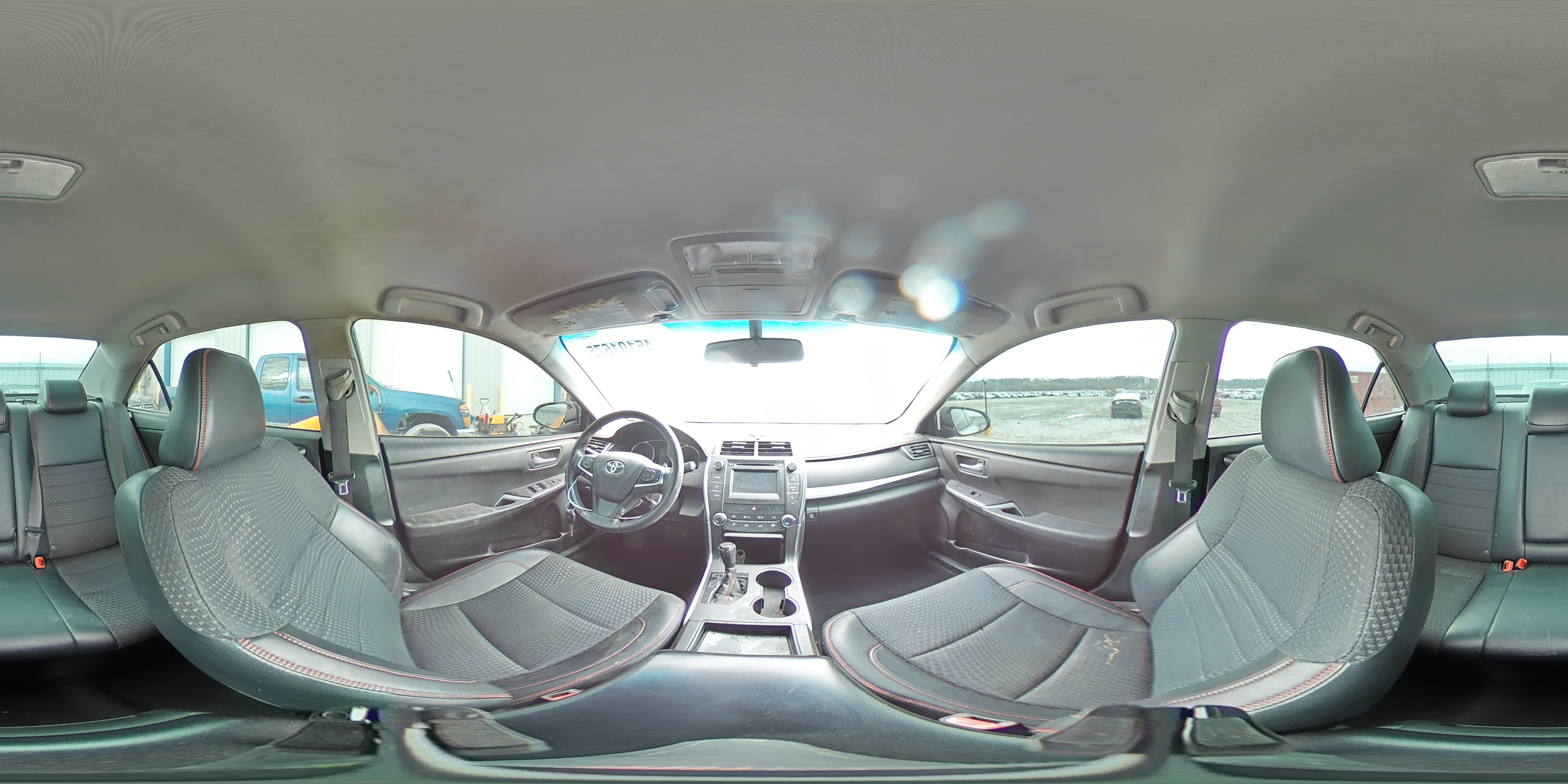 2015 Toyota Camry - Image 15