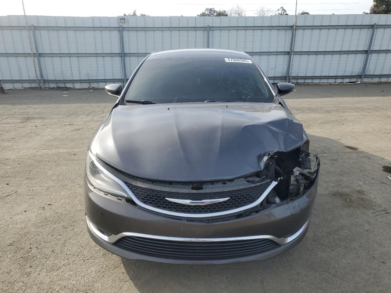 2015 Chrysler 200 - Image 5