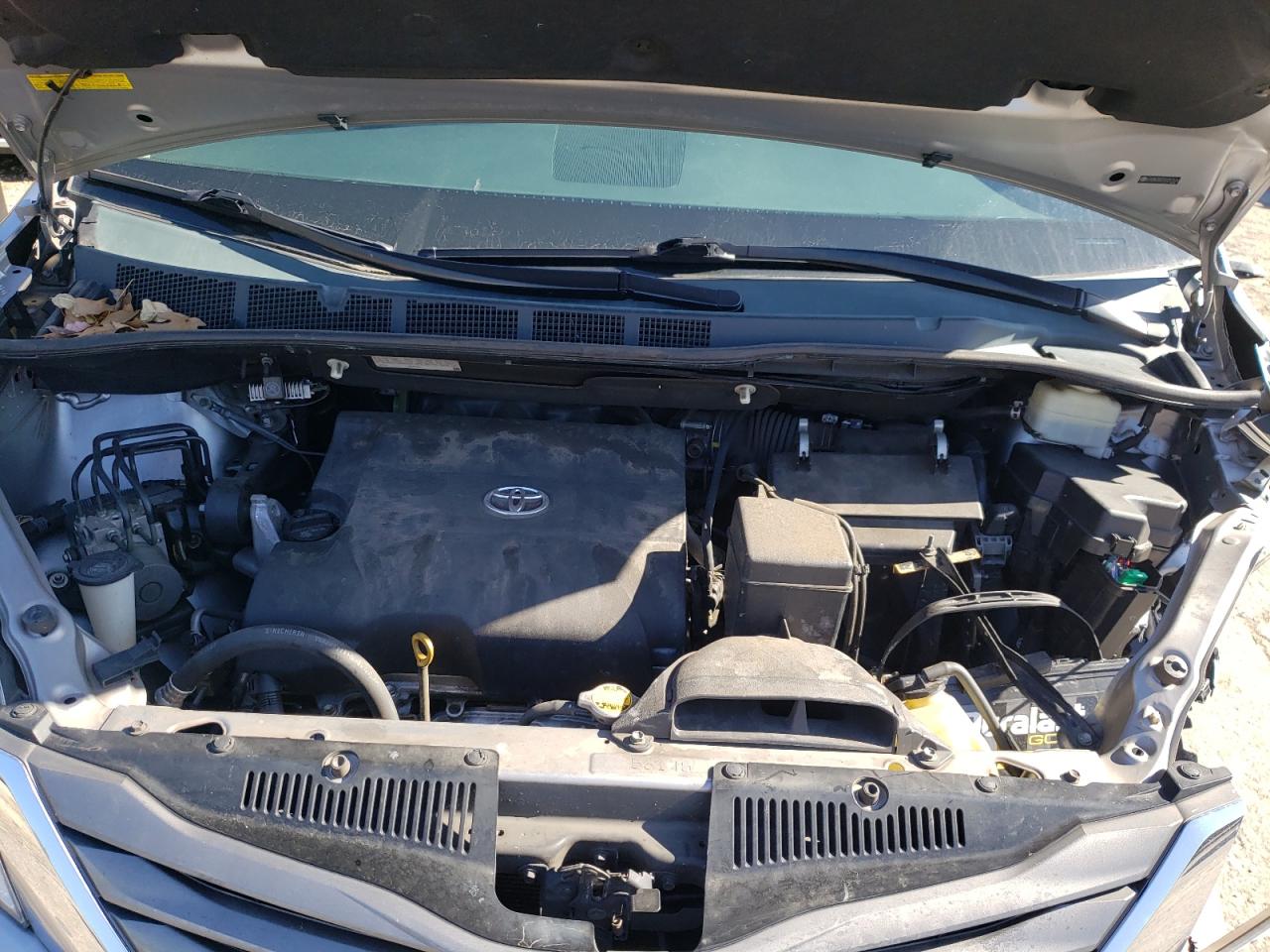 2012 Toyota Sienna - Image 12