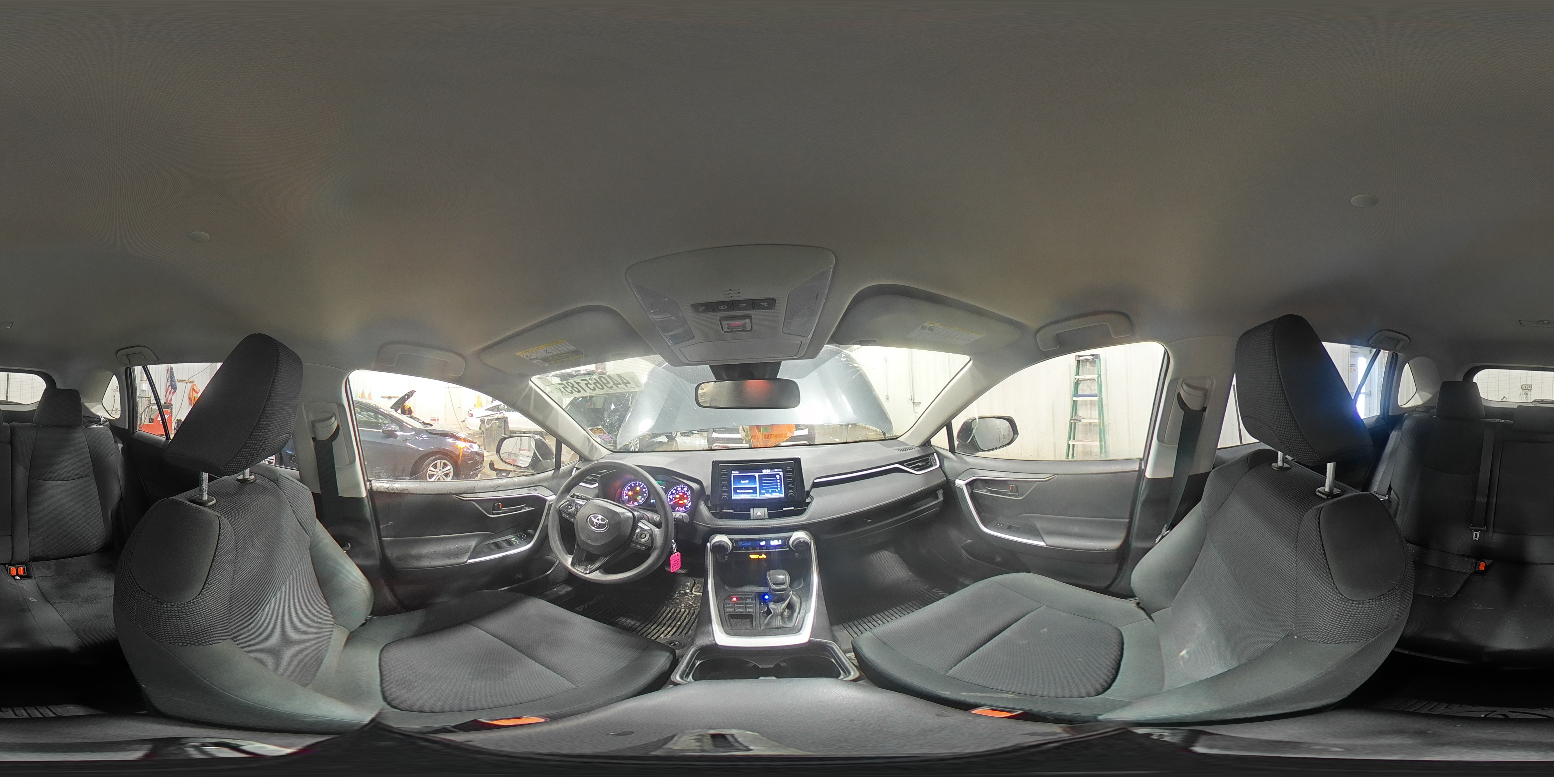 2019 Toyota RAV 4 - Image 16