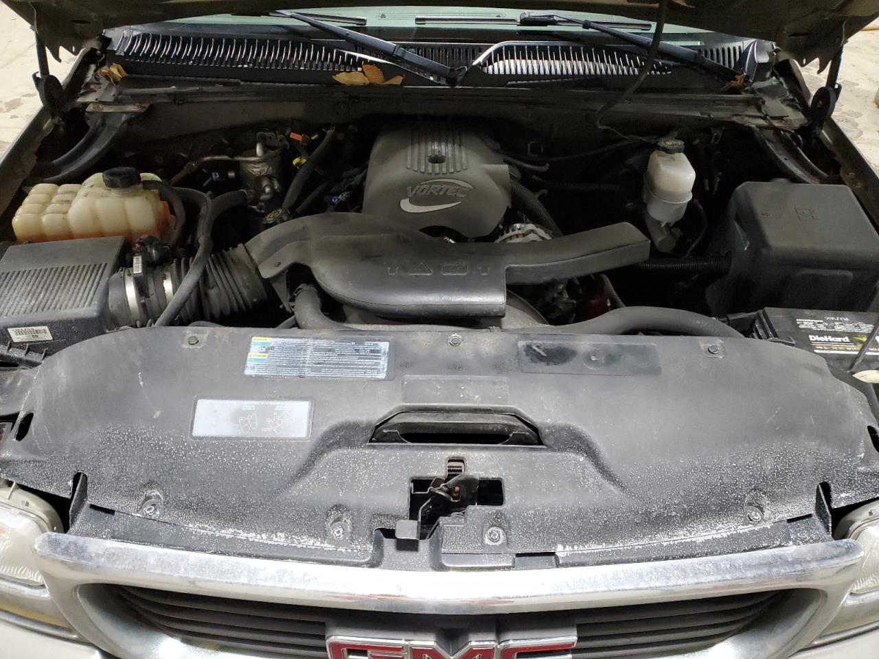 2002 GMC Yukon - Image 12