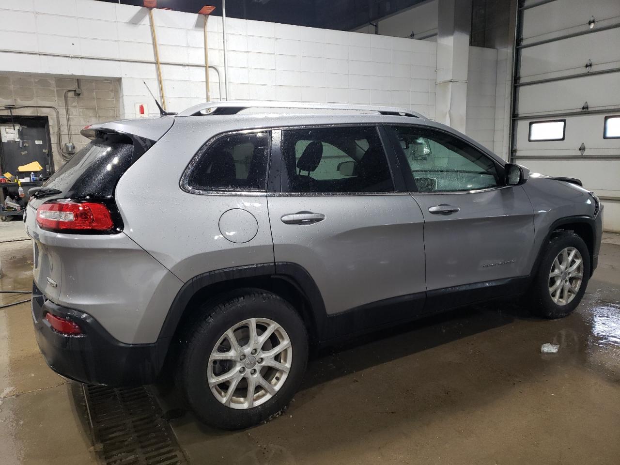 2015 Jeep Grand Cherokee - Image 3
