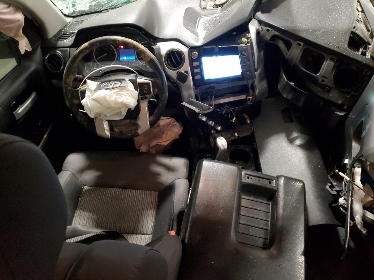 2016 Toyota Tundra - Image 8