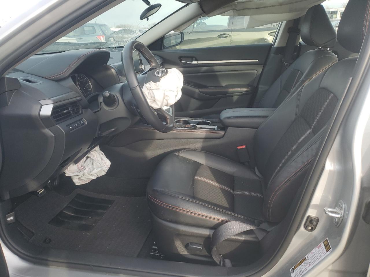 2024 Nissan Altima - Image 7