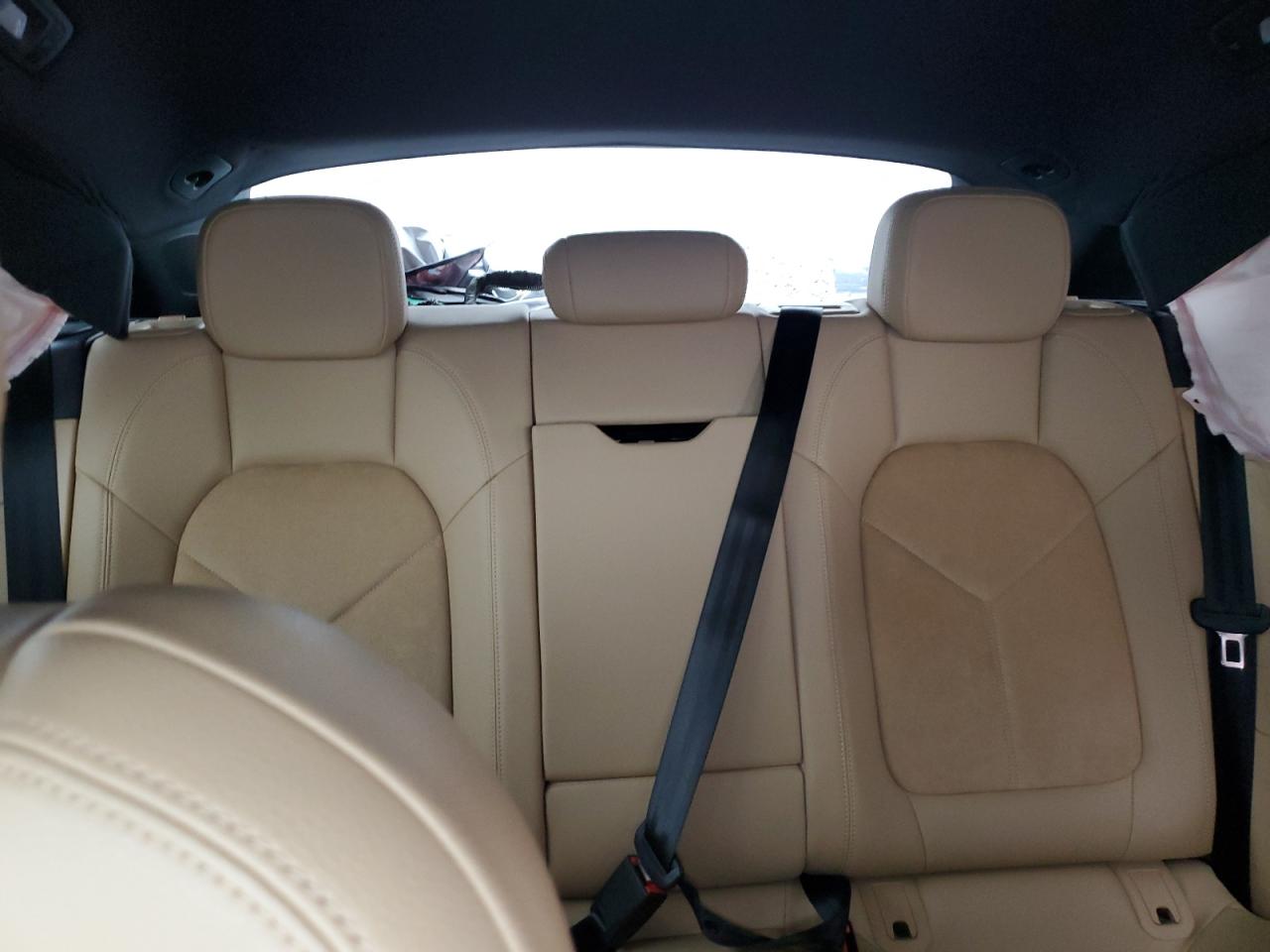 2018 Porsche Macan - Image 10