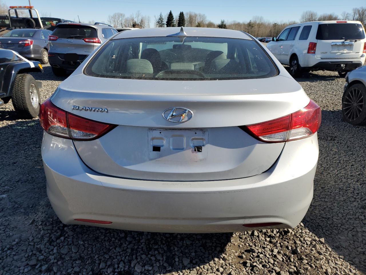 2013 Hyundai Elantra - Image 6