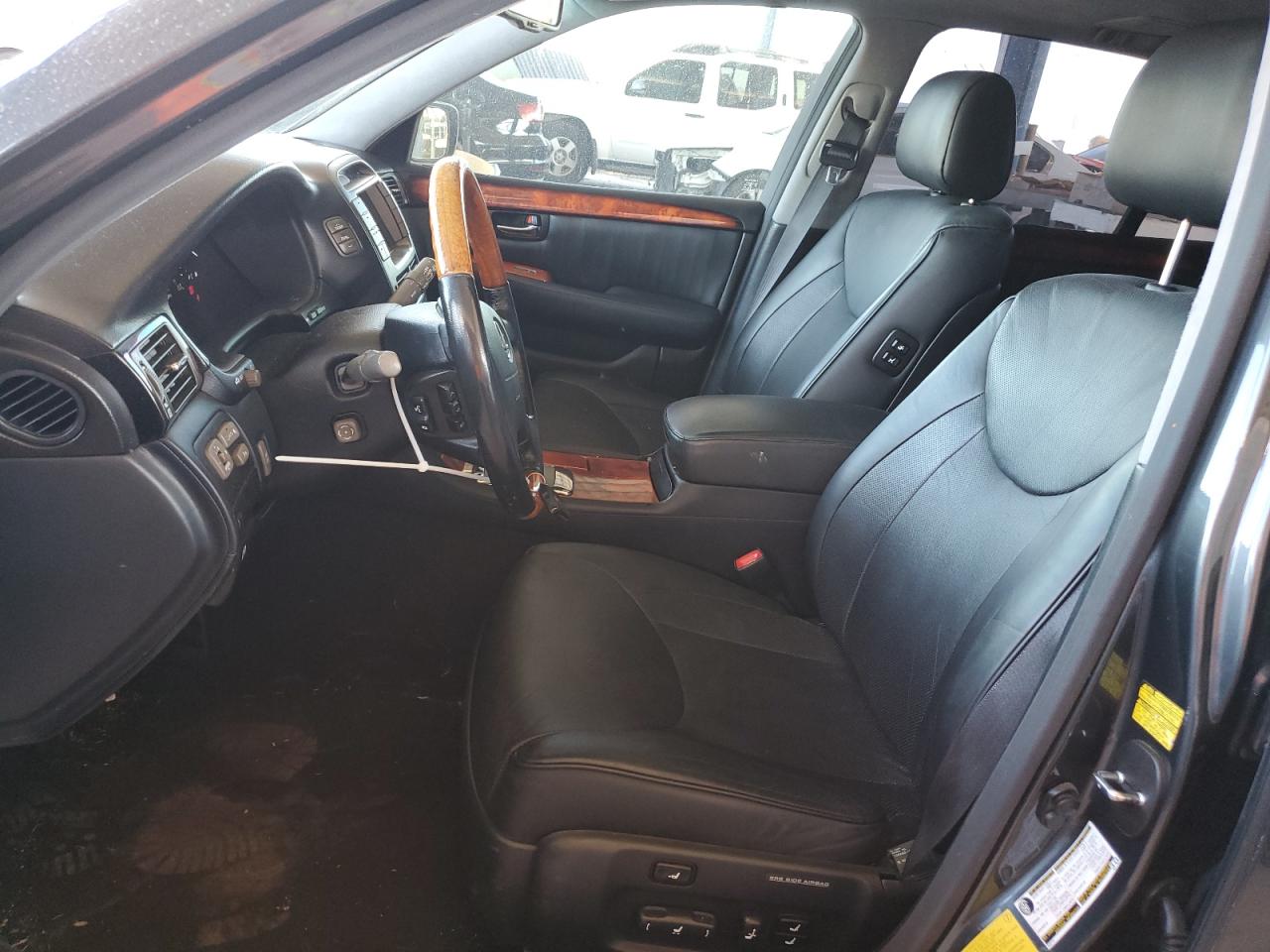 2005 Lexus LS - Image 7
