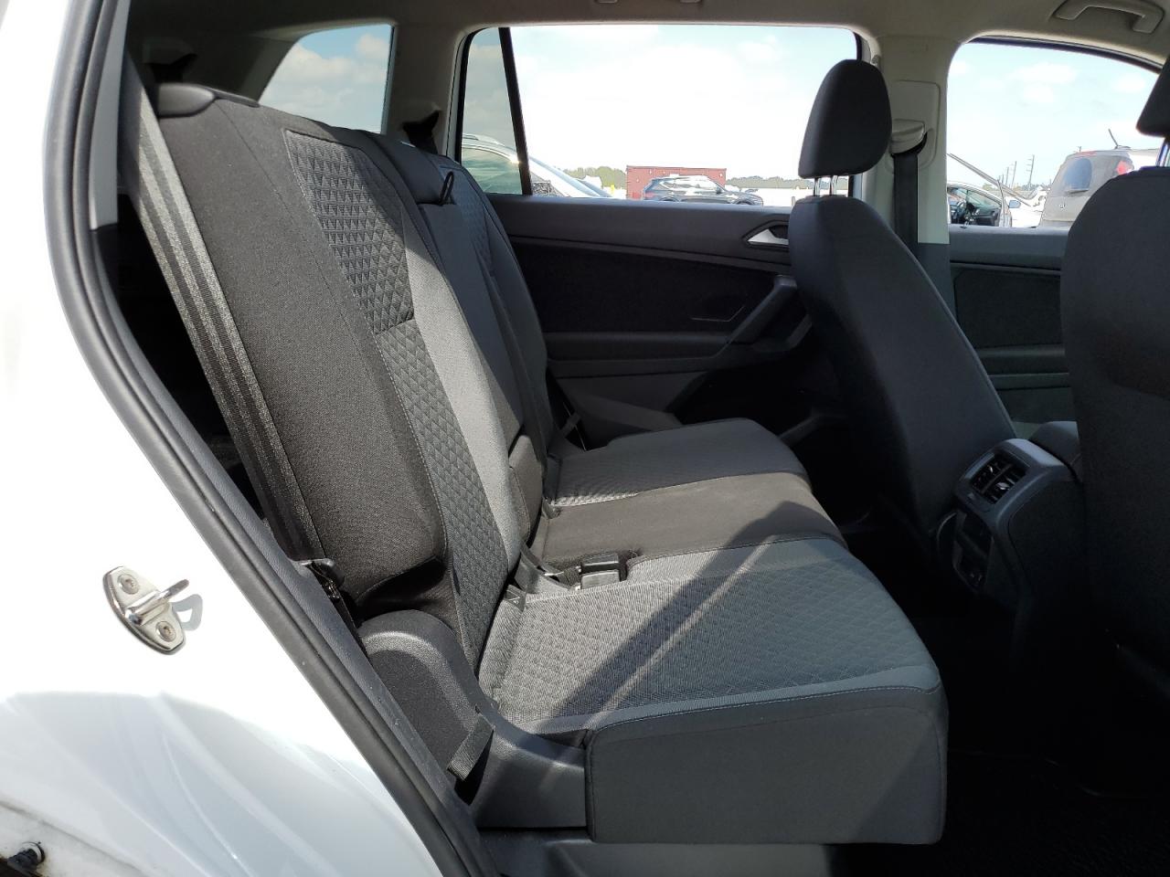2019 Volkswagen Tiguan - Image 10