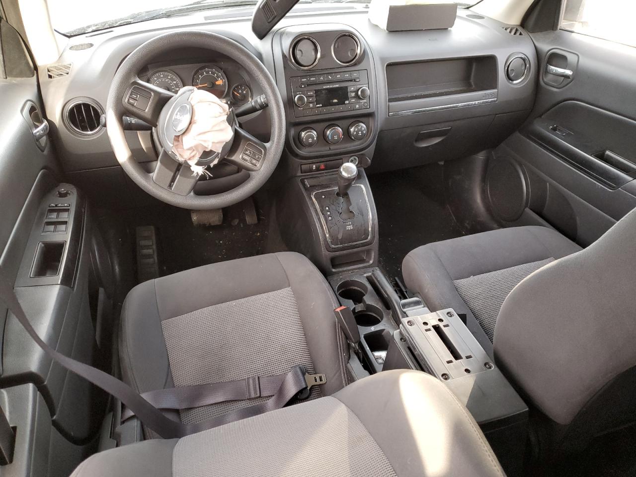 2016 Jeep Liberty (Patriot) - Image 8