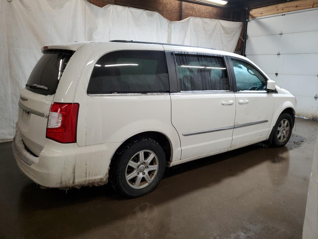 2012 Chrysler Town & Country - Image 3