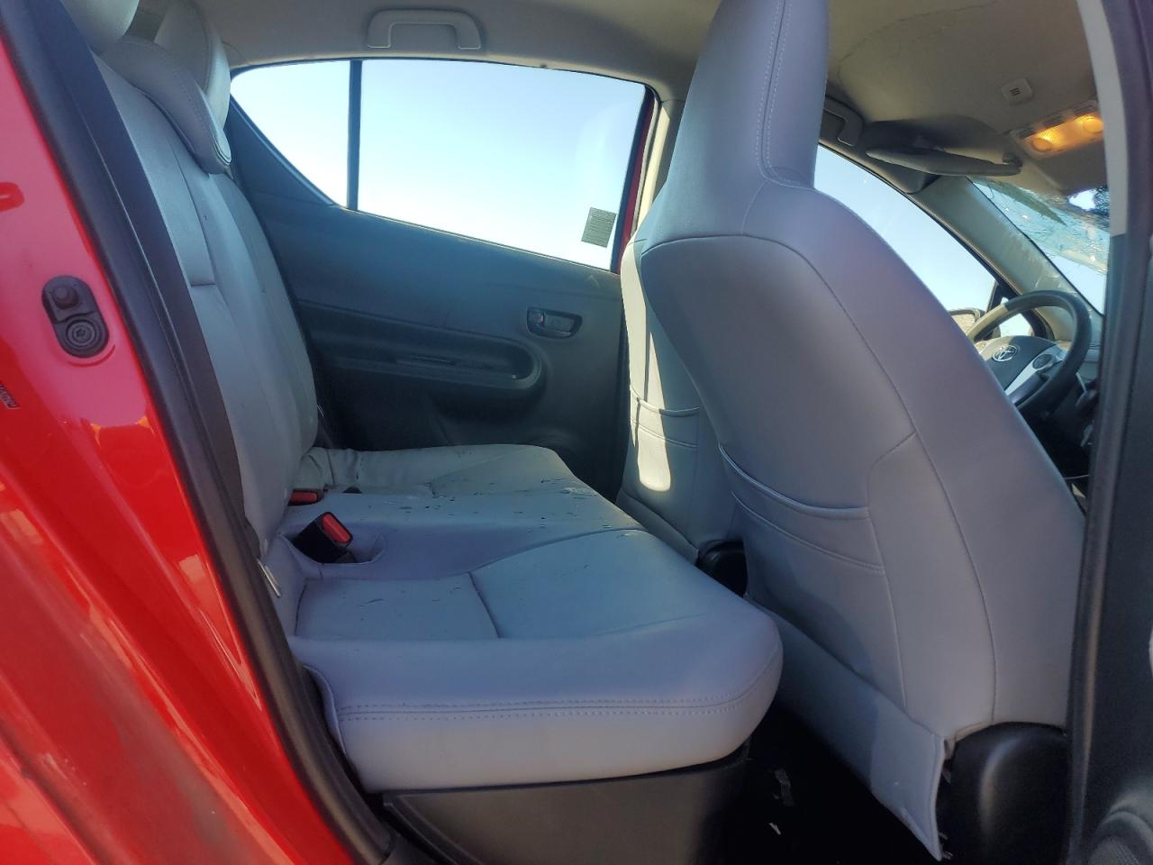 2016 Toyota Prius - Image 10