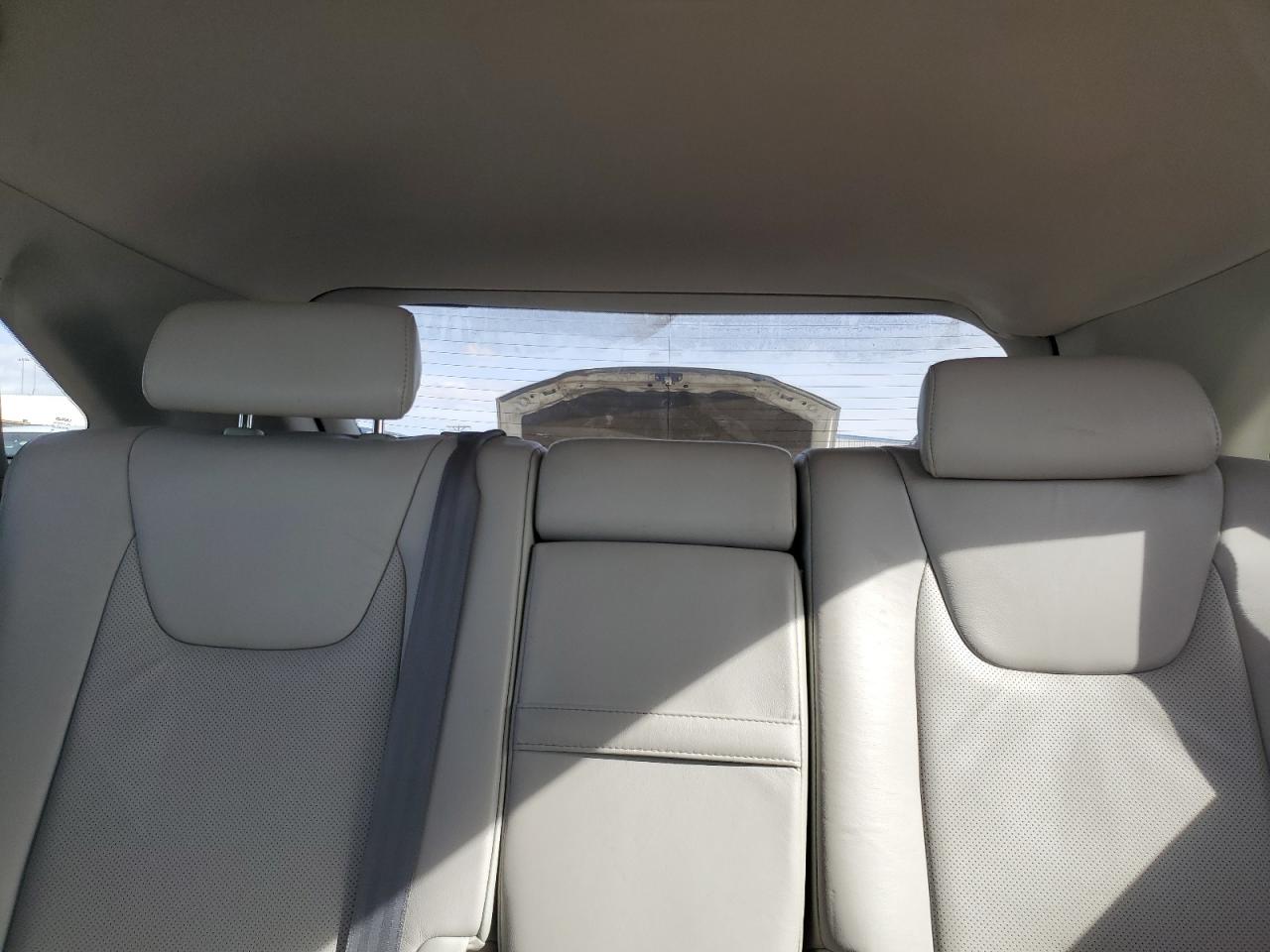 2010 Lexus RX - Image 10