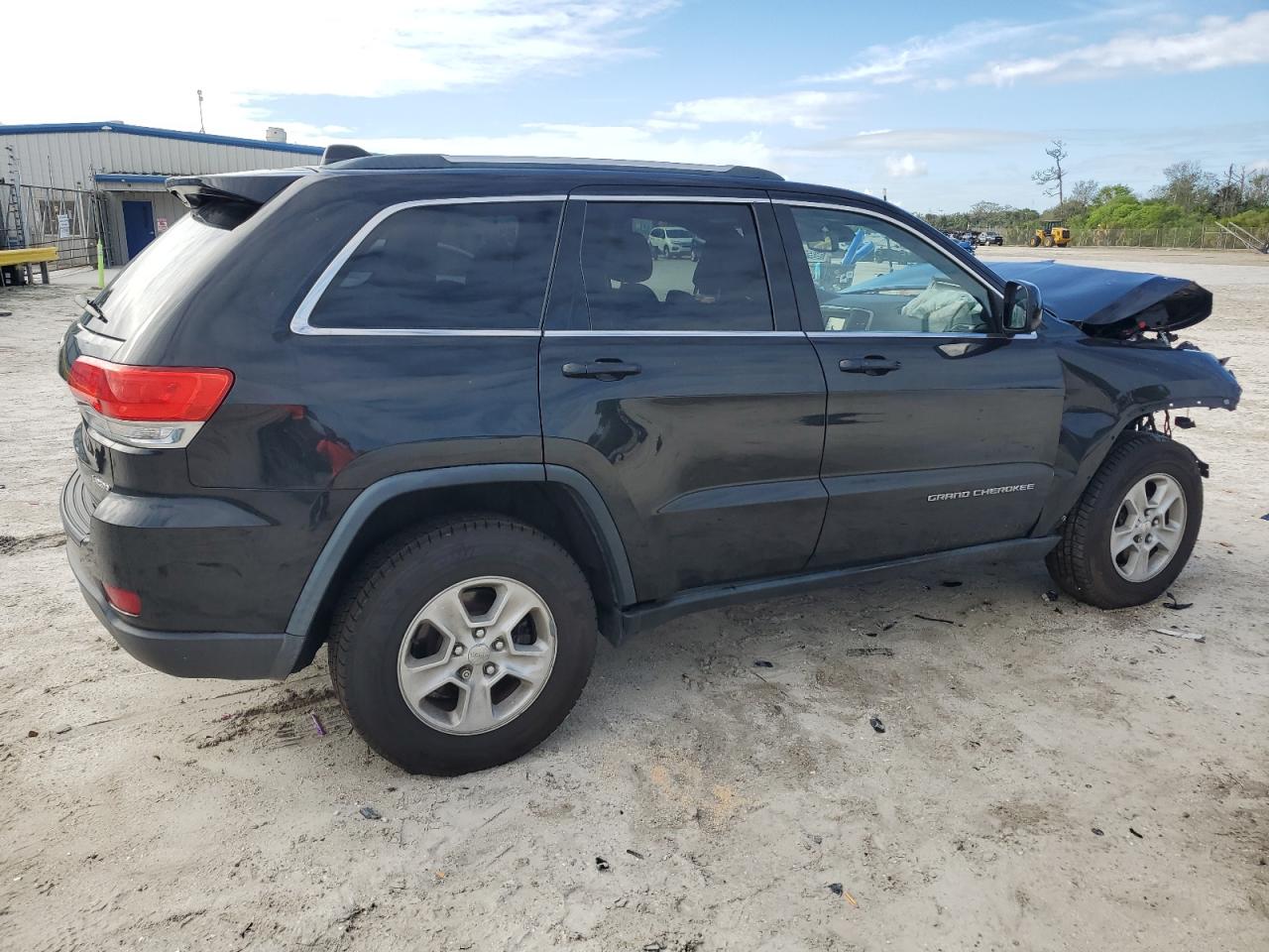 2015 Jeep Grand Cherokee - Image 3