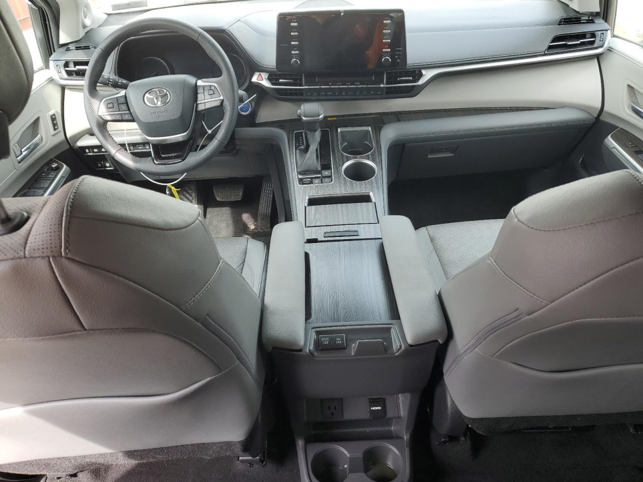 2022 Toyota Sienna - Image 8