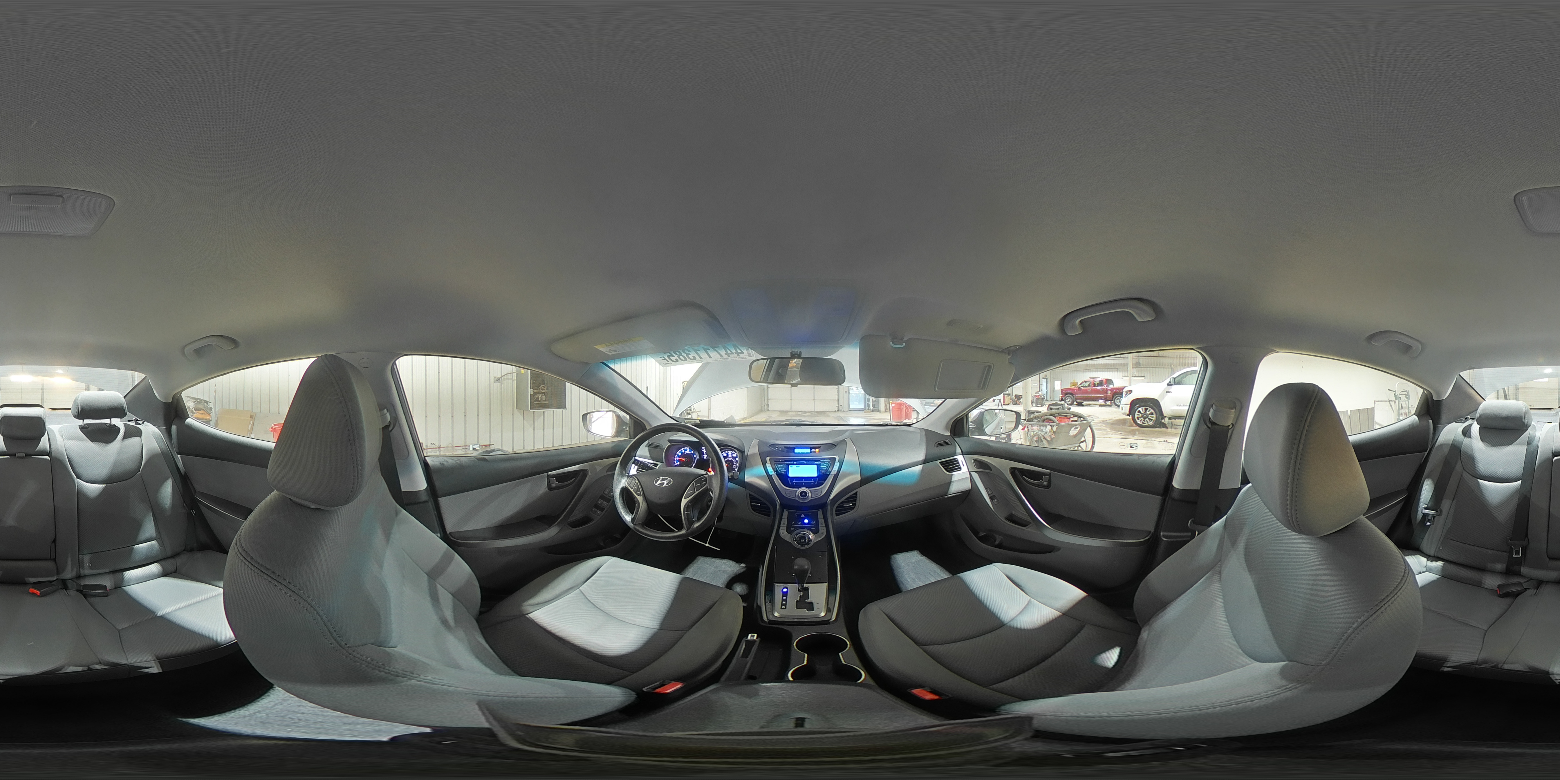 2013 Hyundai Elantra - Image 14