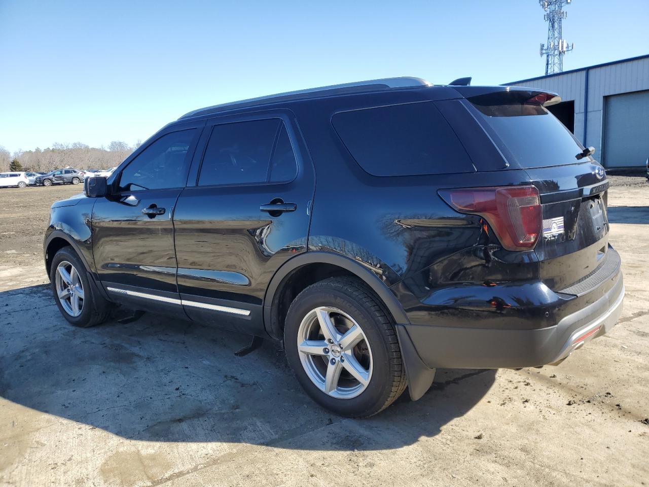 2016 Ford Explorer - Image 2