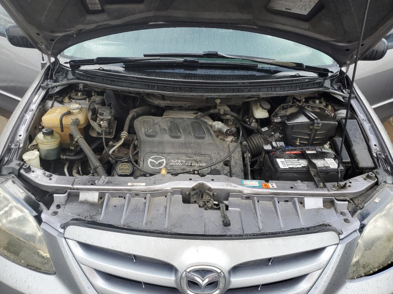 2004 Mazda MPV - Image 12