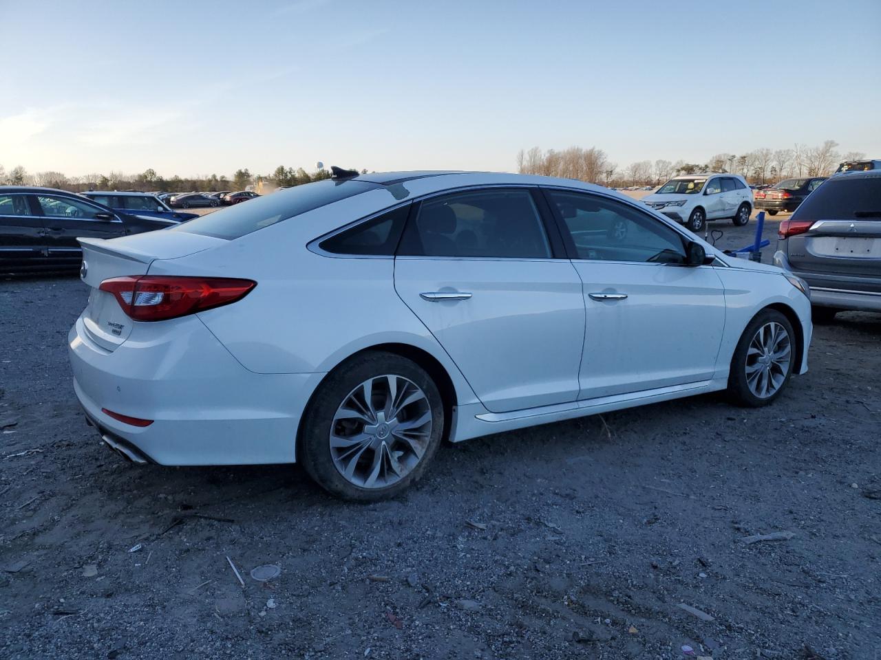 2015 Hyundai Sonata - Image 3
