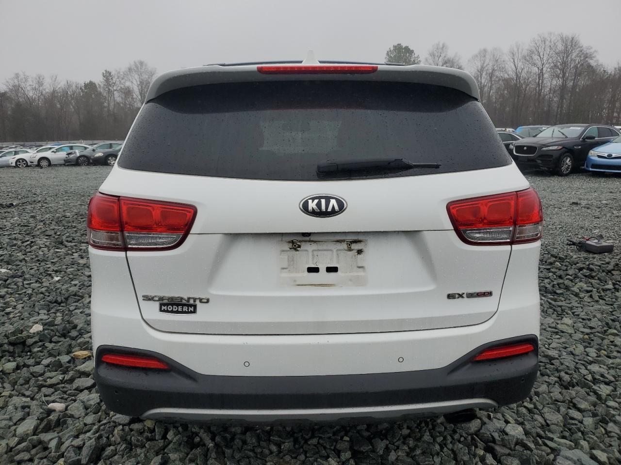 2016 Kia Sorento - Image 6