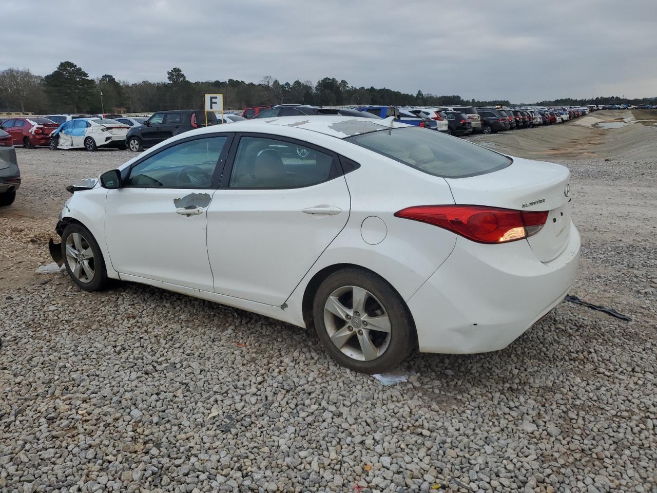 2013 Hyundai Elantra - Image 2