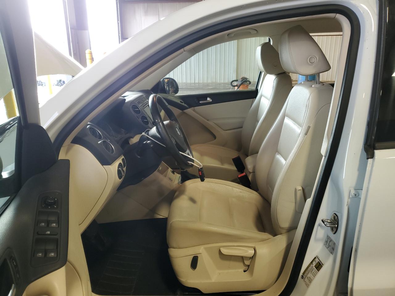 2017 Volkswagen Tiguan - Image 7