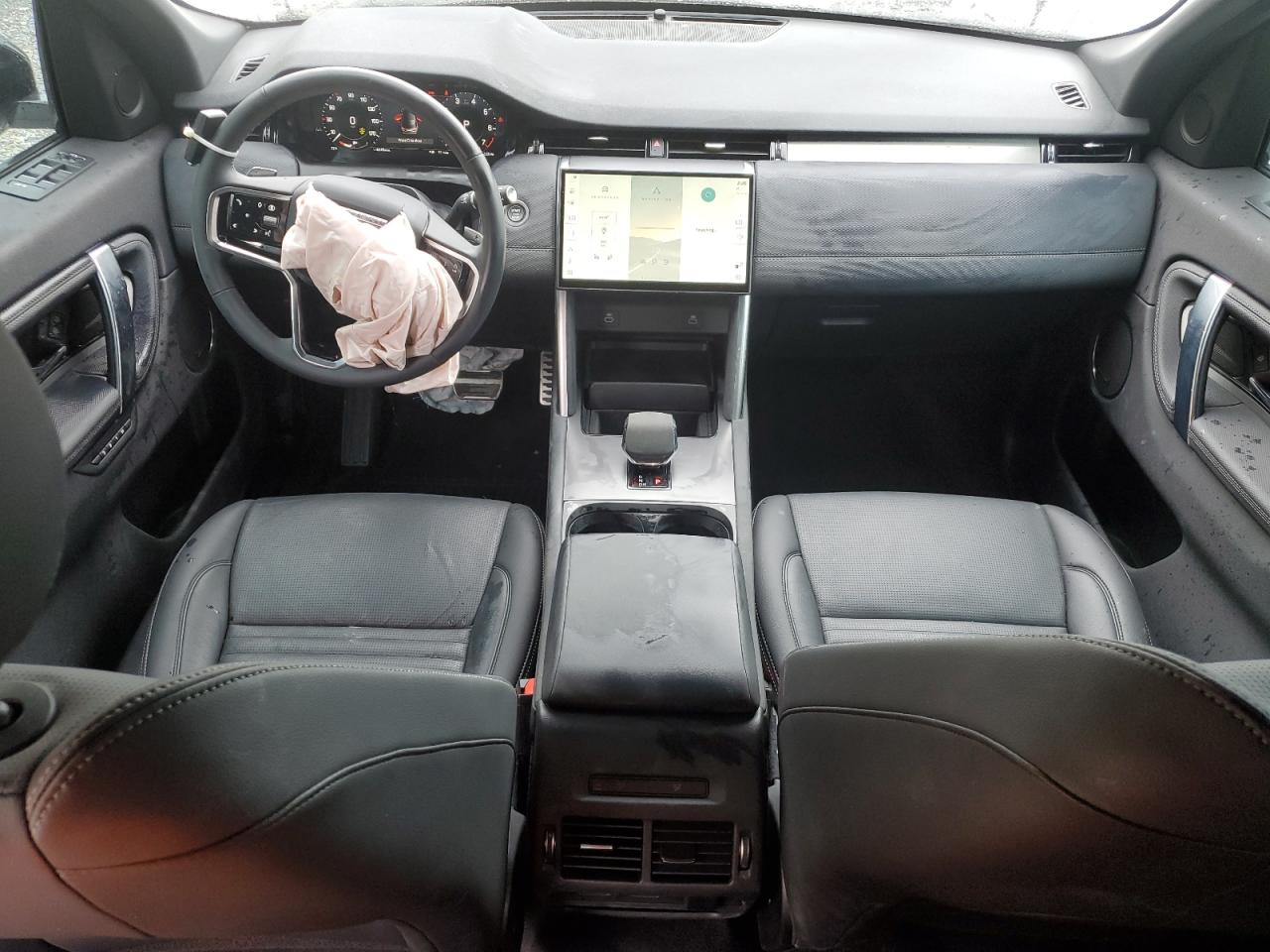 2024 Land Rover Discovery - Image 8