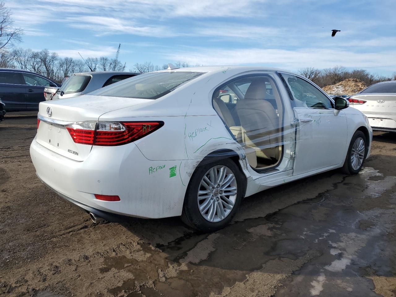 2013 Lexus ES - Image 3