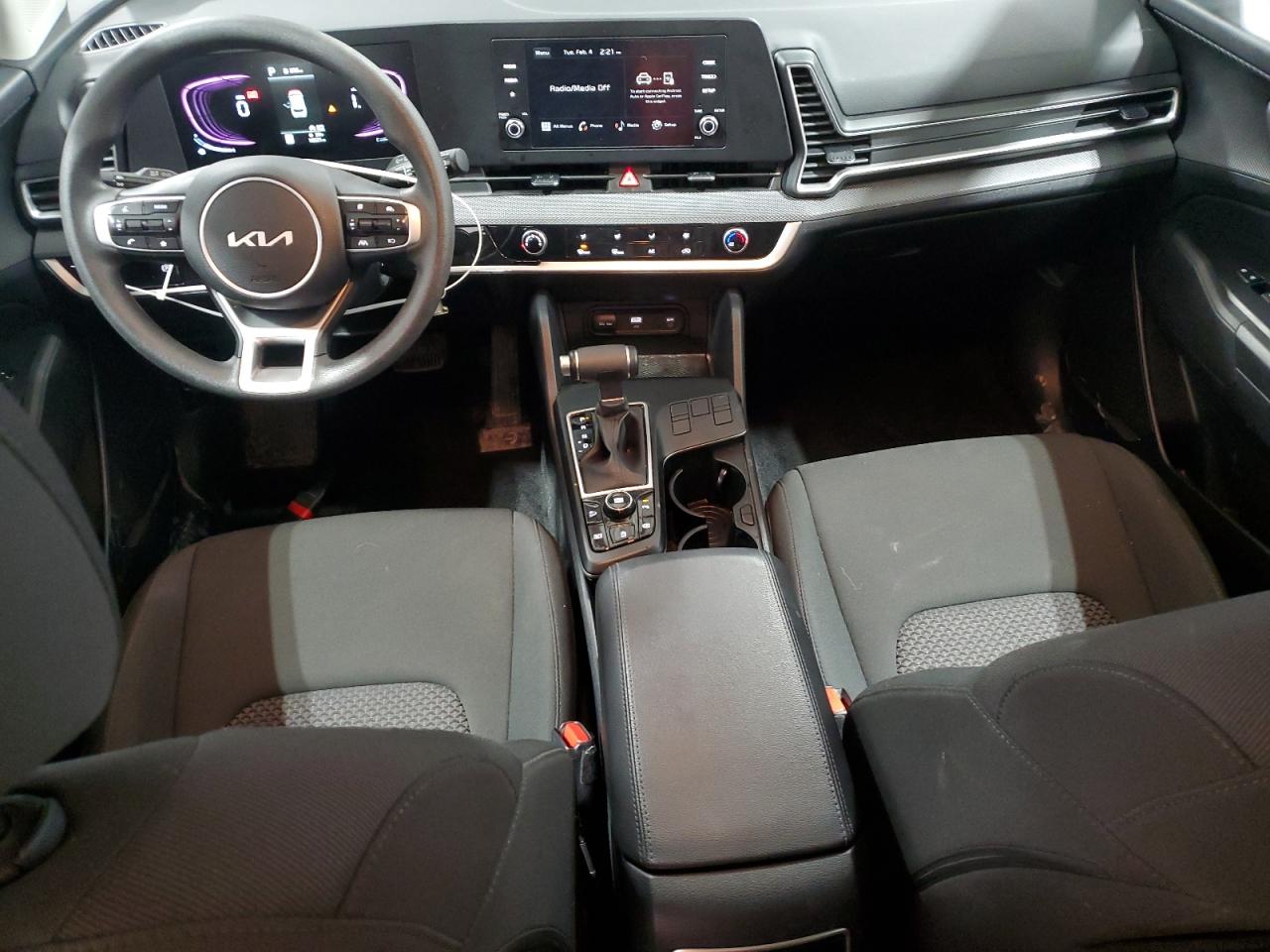 2024 Kia Sportage - Image 8