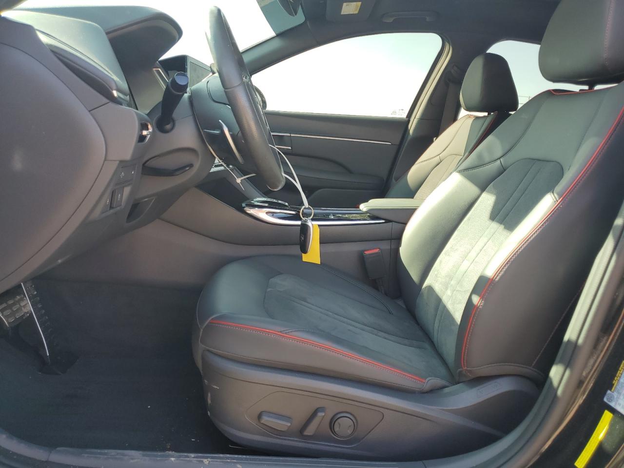 2022 Hyundai Sonata - Image 7
