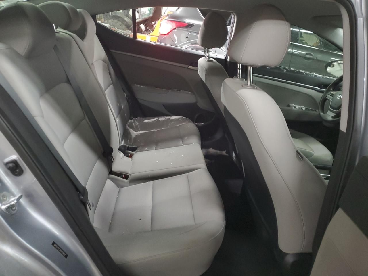 2017 Hyundai Elantra - Image 10