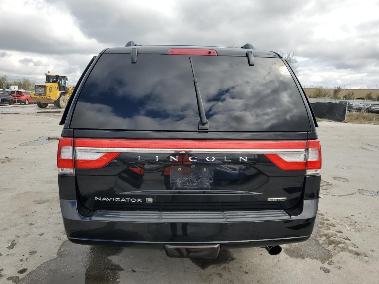 2016 Lincoln Navigator - Image 6