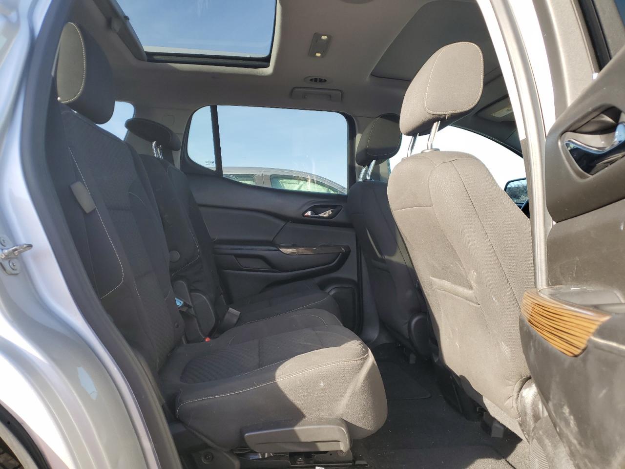 2018 GMC Acadia - Image 11