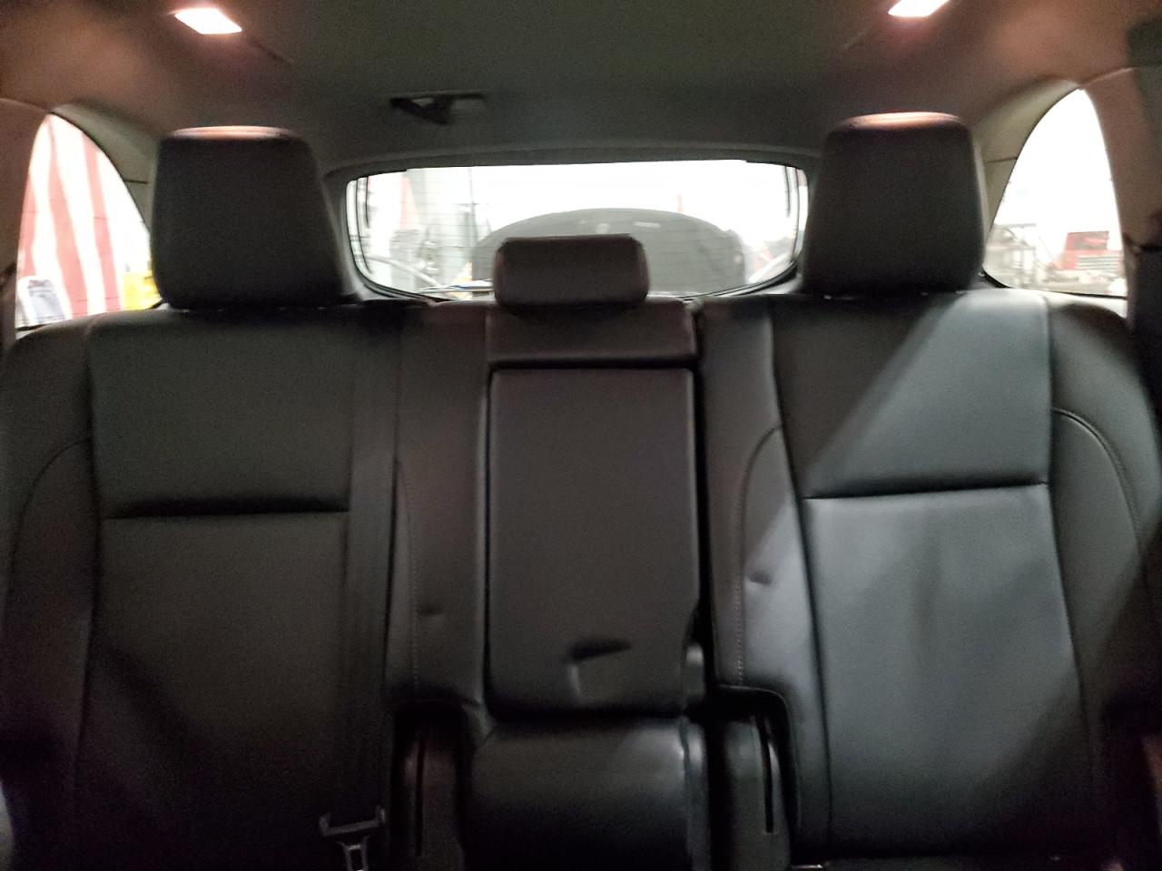2019 Toyota Highlander - Image 10