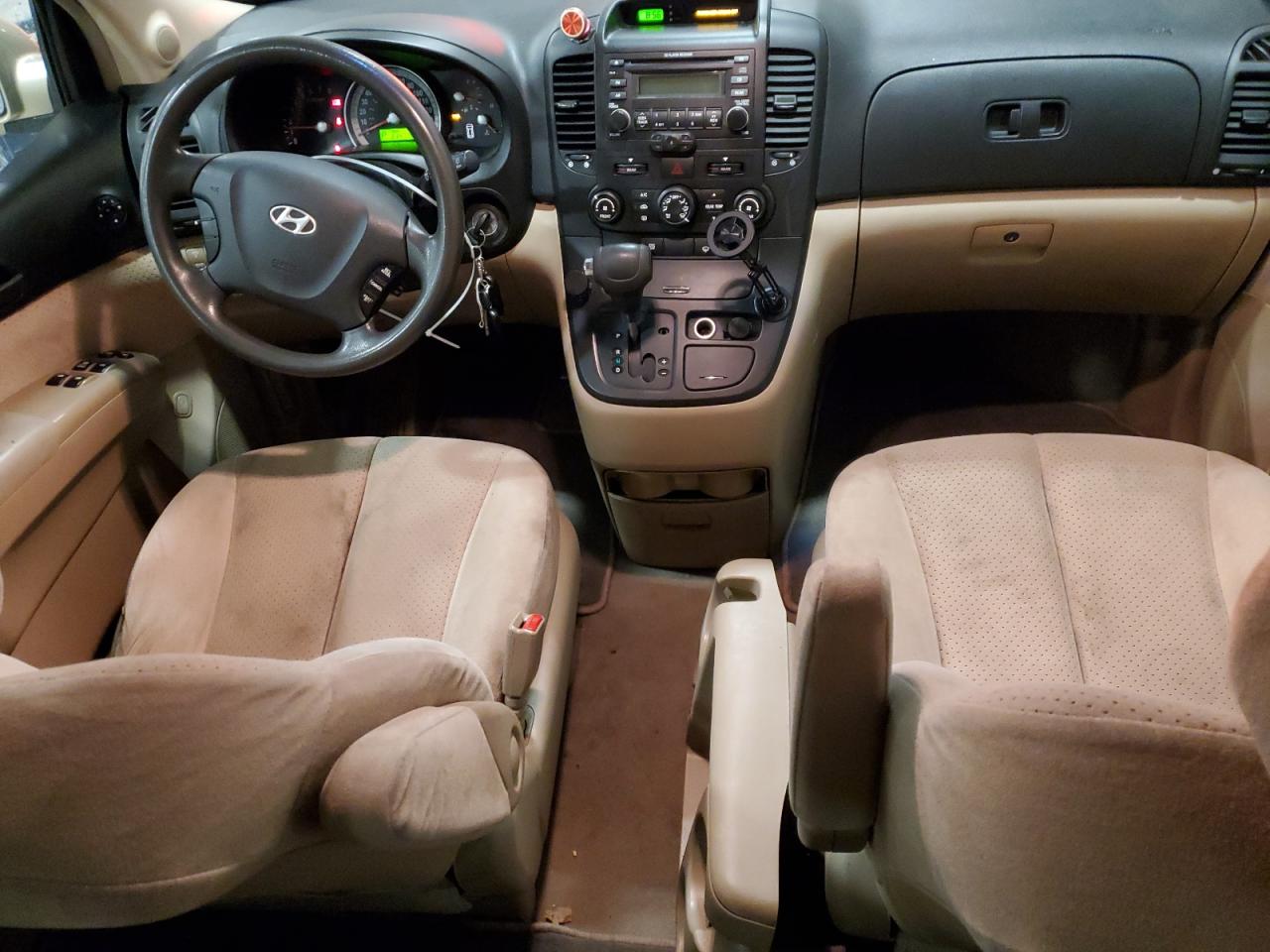 2007 Hyundai Entourage - Image 8